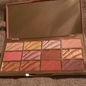 Ciate London, the velvet eyeshadow palette